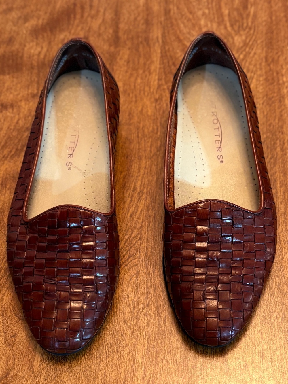 TROTTERS Ballet Flats Loafers Slip on Shoes Basket Weave Leather Womens LIZ Sz 5